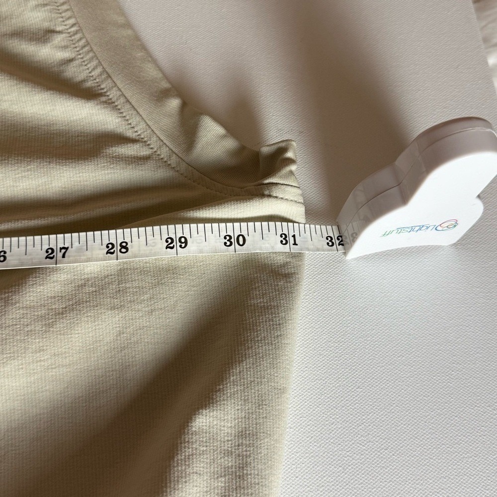 Columbia Titanium Men's XL Golf Vest – Beige Windproof Pullover - Picture 8 of 9